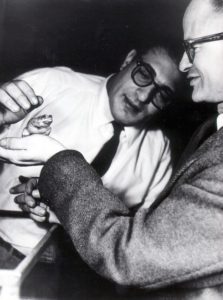 Pitts (right) with Jerome Lettvin and one subject of their experiments on visual perception (1959). (Published in Nautilus.)